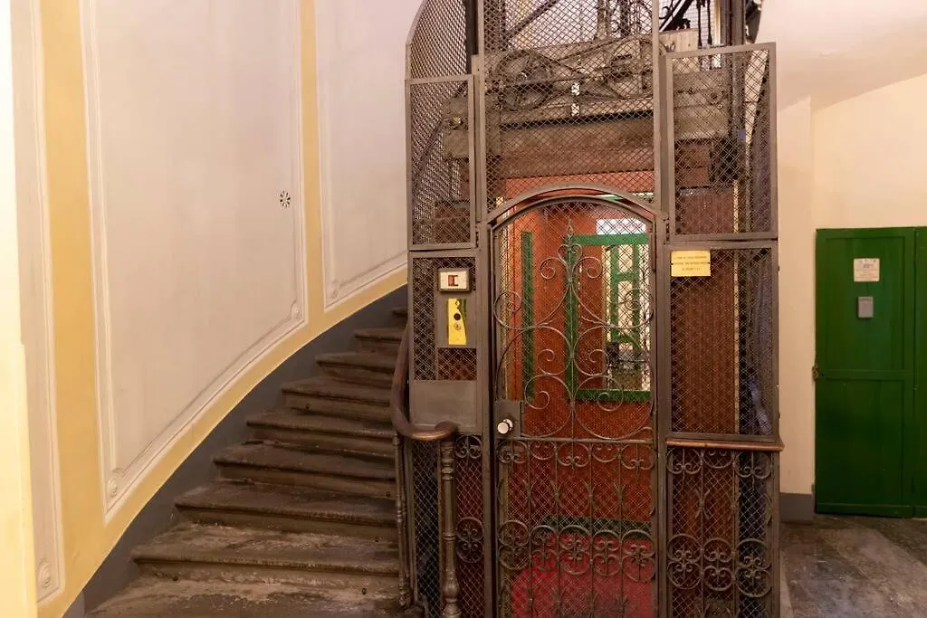 Apartment Tiny Steps To Piazza Di Spagna Rome Italy