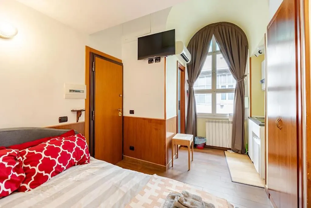 Tiny Steps To Piazza Di Spagna Rome Apartment